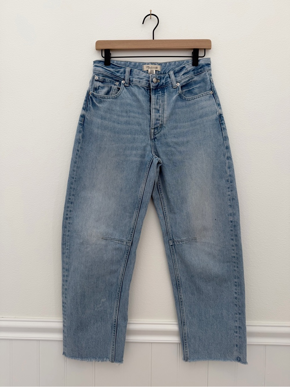 Madewell The Darted Barrel Leg Jeans Womens 25 Light Wash Raw Hem 100% Cotton